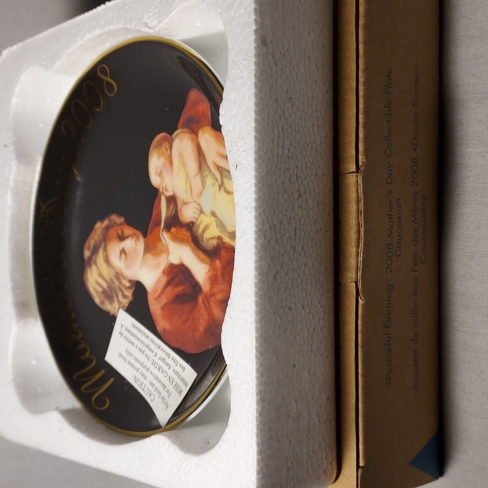 Vintage 2008 Avon Mother's Day Plate